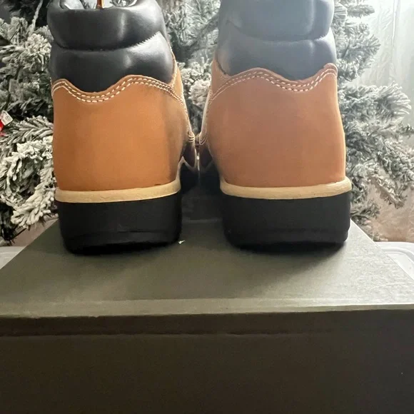 BRAND NEW TIMBERLAND FIELD BOOTS WHEAT COLOR! - Picture 4 of 4